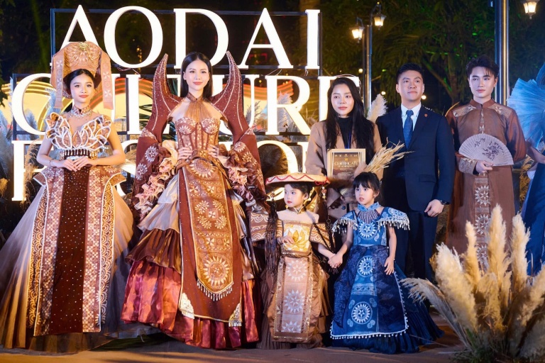 "Ao Dai Culture Fashion Show" - A Triumphant Celebration of Vietnamese Heritage