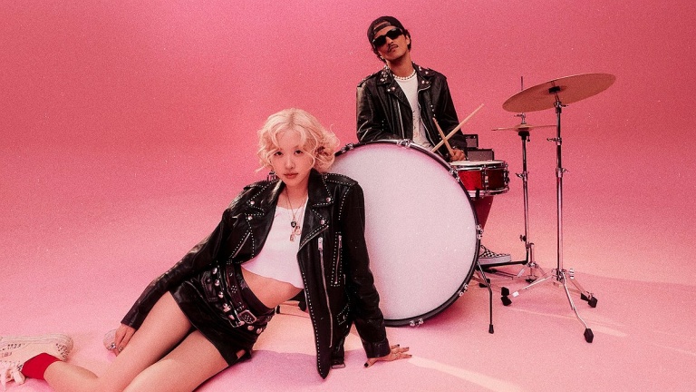 Rose's 'APT.' rises to 6th on Billboard Hot 100