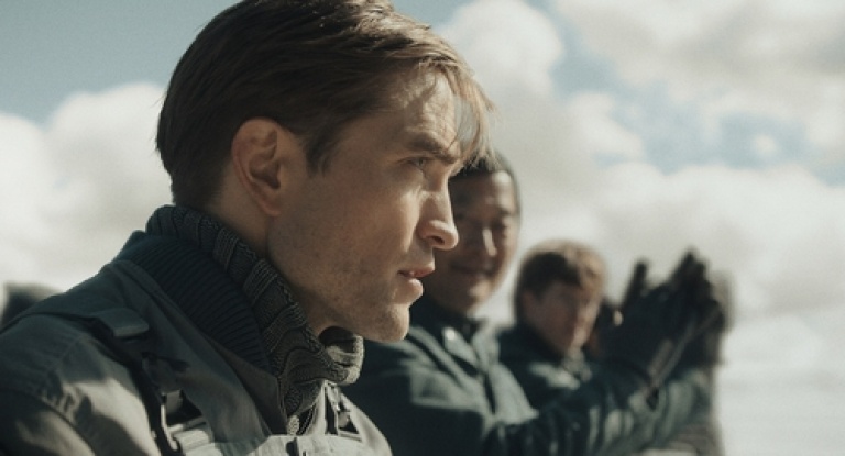 'Mickey 17' dominates Korea's holiday box office, topping 1 mln admissions