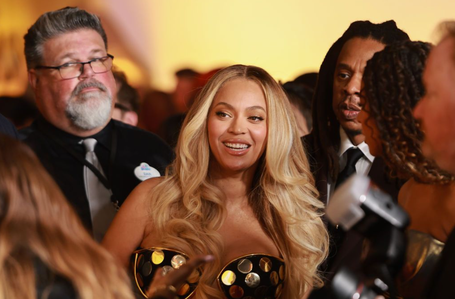 Beyoncé Made the Stage Her Rodeo at Her NFL Christmas Halftime Show